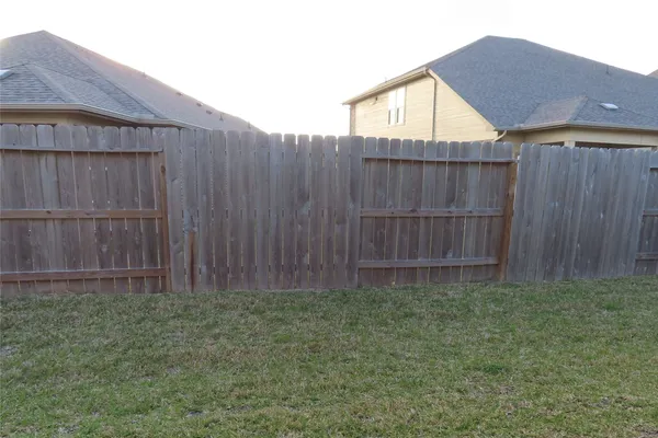 $2,950 | 10854 Bodie Hls Drive, Rosharon, TX 77583