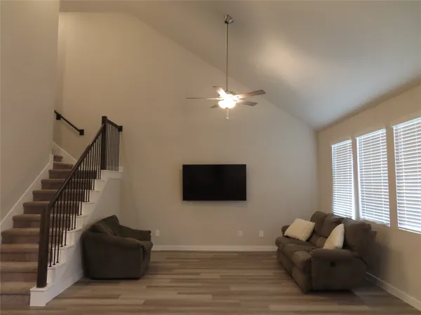 $2,950 | 10854 Bodie Hls Drive, Rosharon, TX 77583