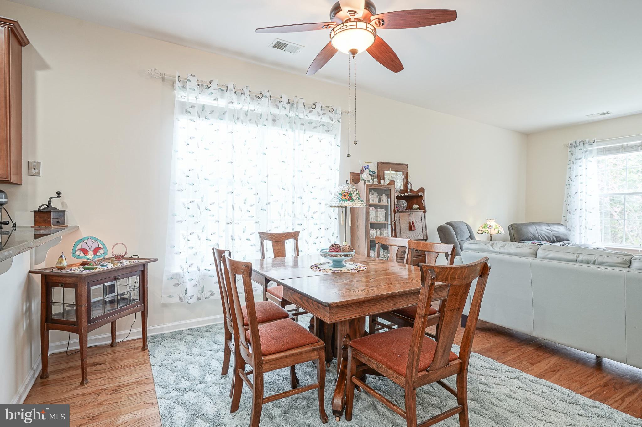 213 Limerick Street Absecon, NJ 08205 - Photo 10 of 39 Bright and inviting dining space.