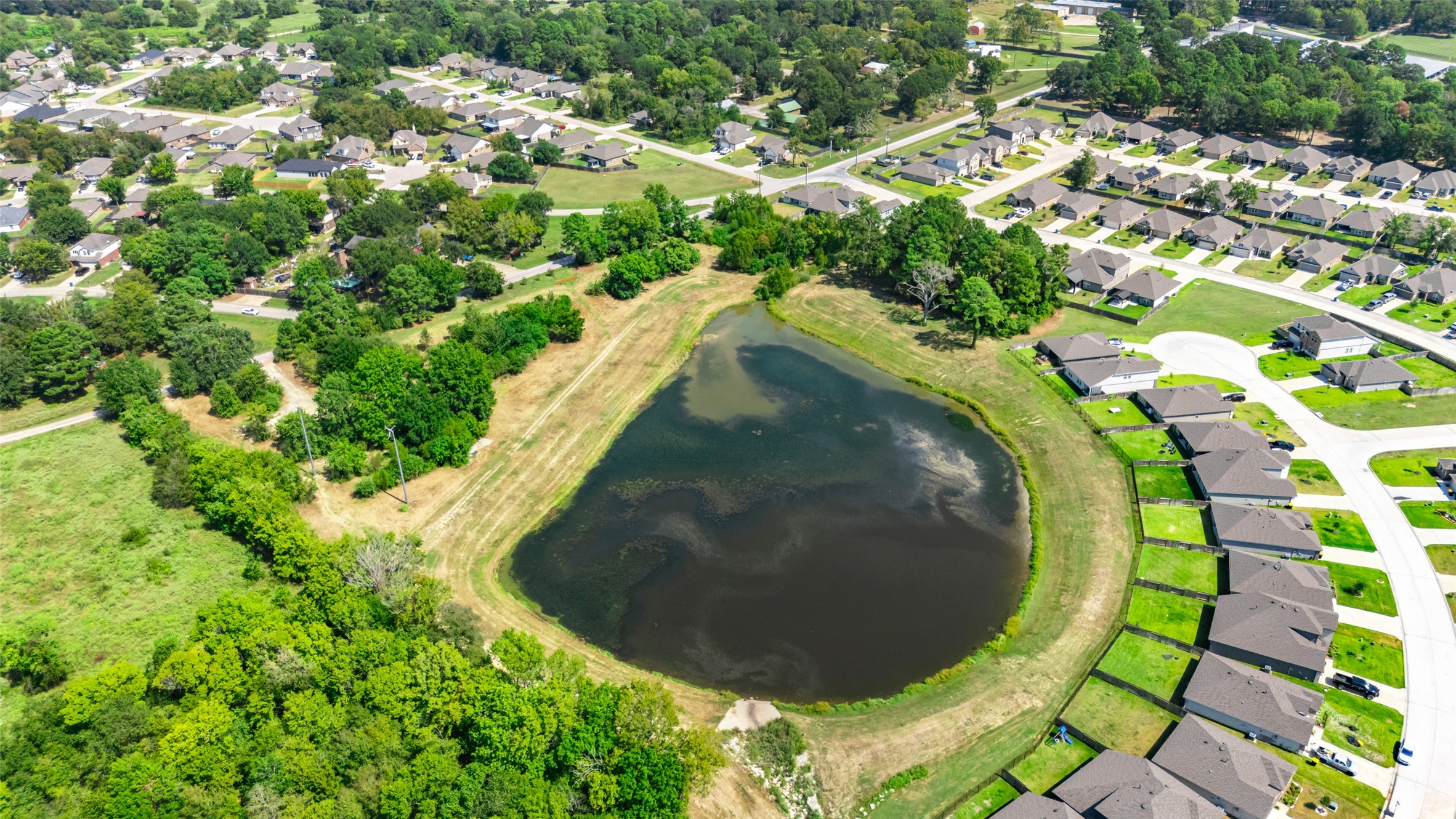 13015 Moon Road Willis, TX 77318 - Photo 5 of 12 a view of a swimming pool