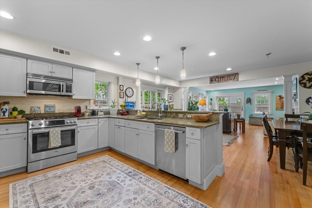 57 School Street, Unit 4 Manchester, MA 01944 - Photo 7 of 30