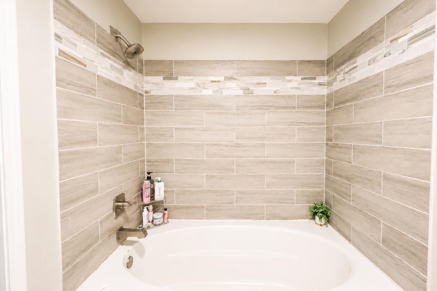 10093 Mt Carmel Road Brighton, TN 38011 - Photo 26 of 36 Alcove bathtub with brushed nickel fixtures