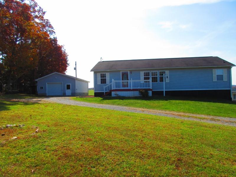 750 Huffville Road Northeast Pilot, VA 24138 - Photo 4 of 47 IMG_7827 (800x600)