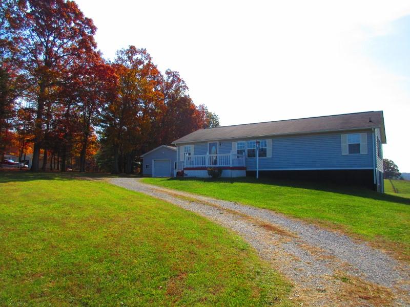 750 Huffville Road Northeast Pilot, VA 24138 - Photo 6 of 47 IMG_7829 (800x600)