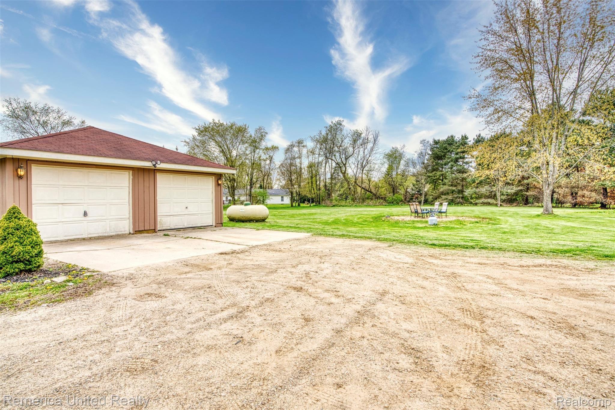 4687 Lansing Road Bancroft, MI 48414 - Photo 10 of 28 DSC08875_15.jpg