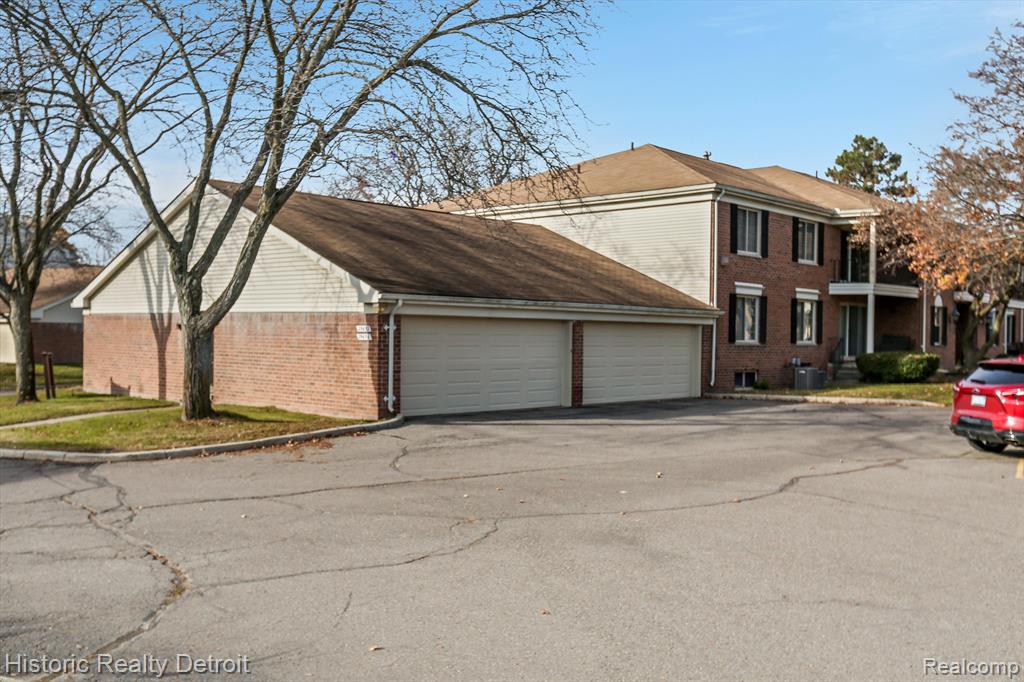 29656 Middlebelt Road, Unit 1403 Farmington Hills, MI 48334 - Photo 31 of 39