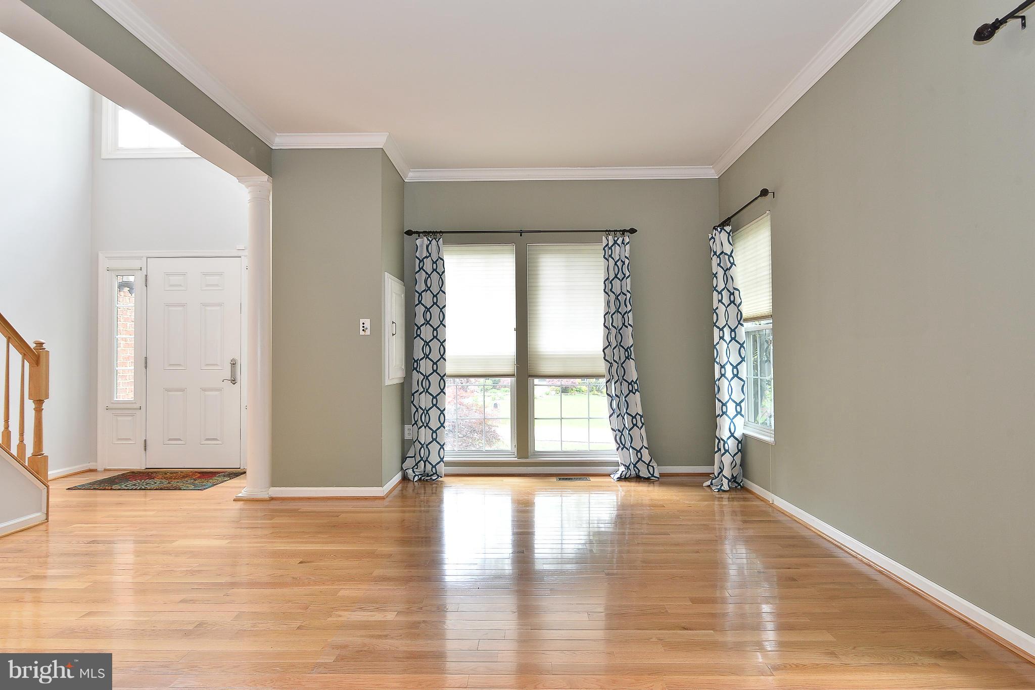 6710 Catskill Road Lorton, VA 22079 - Photo 5 of 30 Living Room