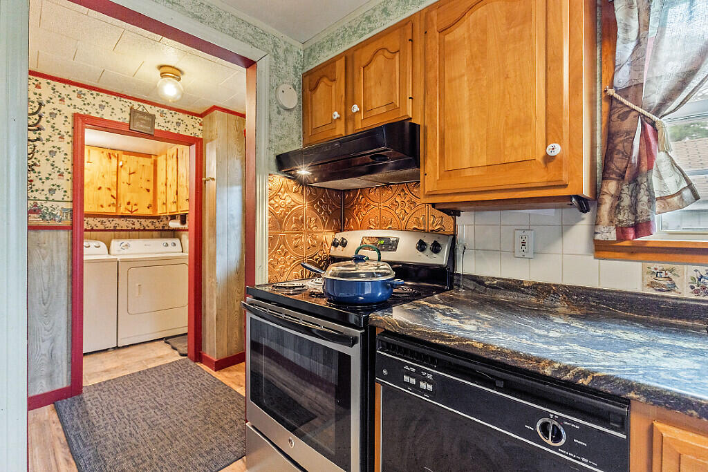 851 Lincoln Street Waterville, ME 04901 - Photo 16 of 50 16_BP5A0578_DxO_mls