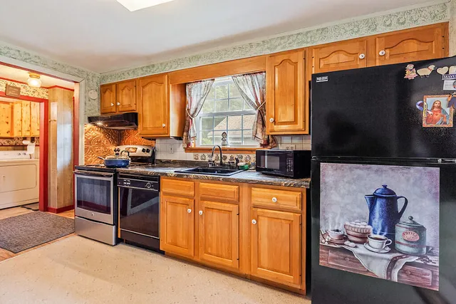 $310,588 | 851 Lincoln Street, Waterville, ME 04901