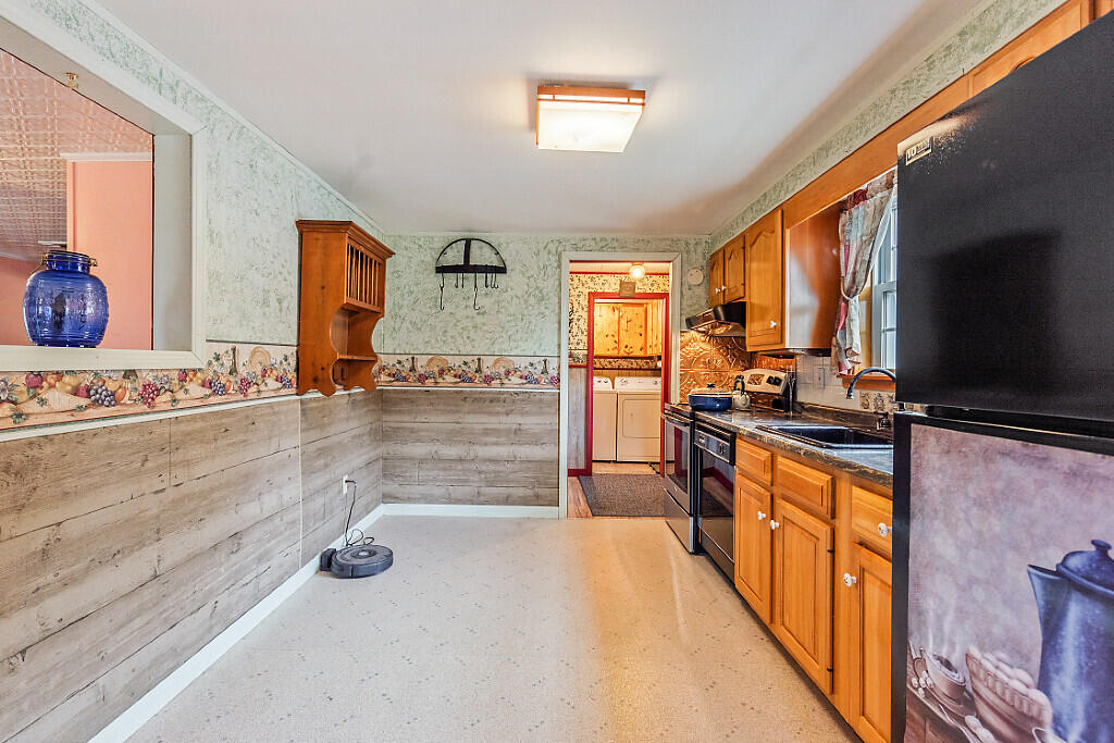 851 Lincoln Street Waterville, ME 04901 - Photo 20 of 50 20_BP5A0554_DxO_mls