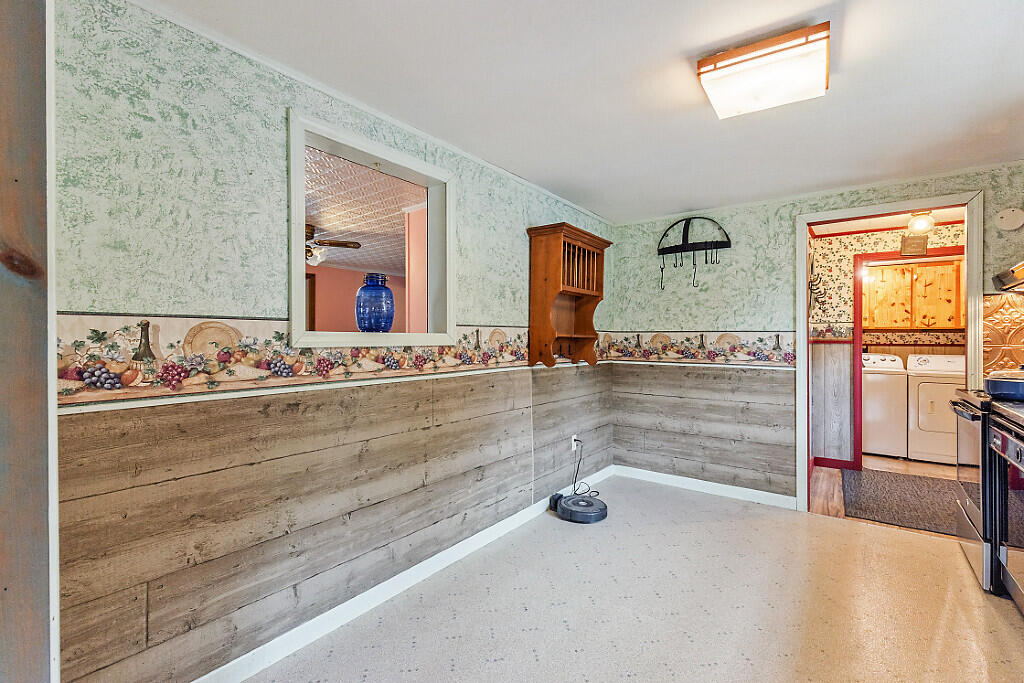 851 Lincoln Street Waterville, ME 04901 - Photo 21 of 50 21_BP5A0557_DxO_mls