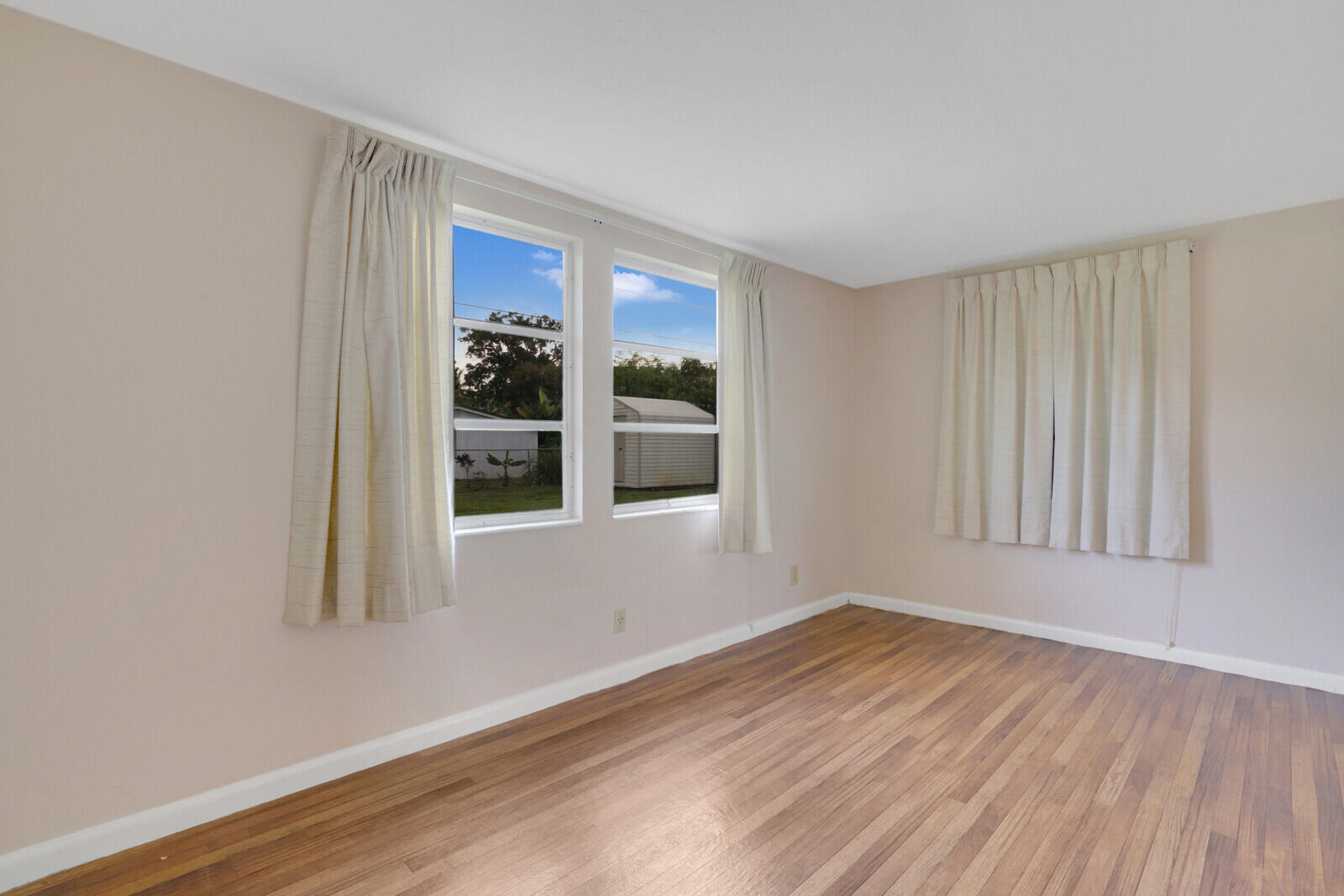 340 Cavalier Road Palm Springs, FL 33461 - Photo 13 of 26 16_Image_16_mls