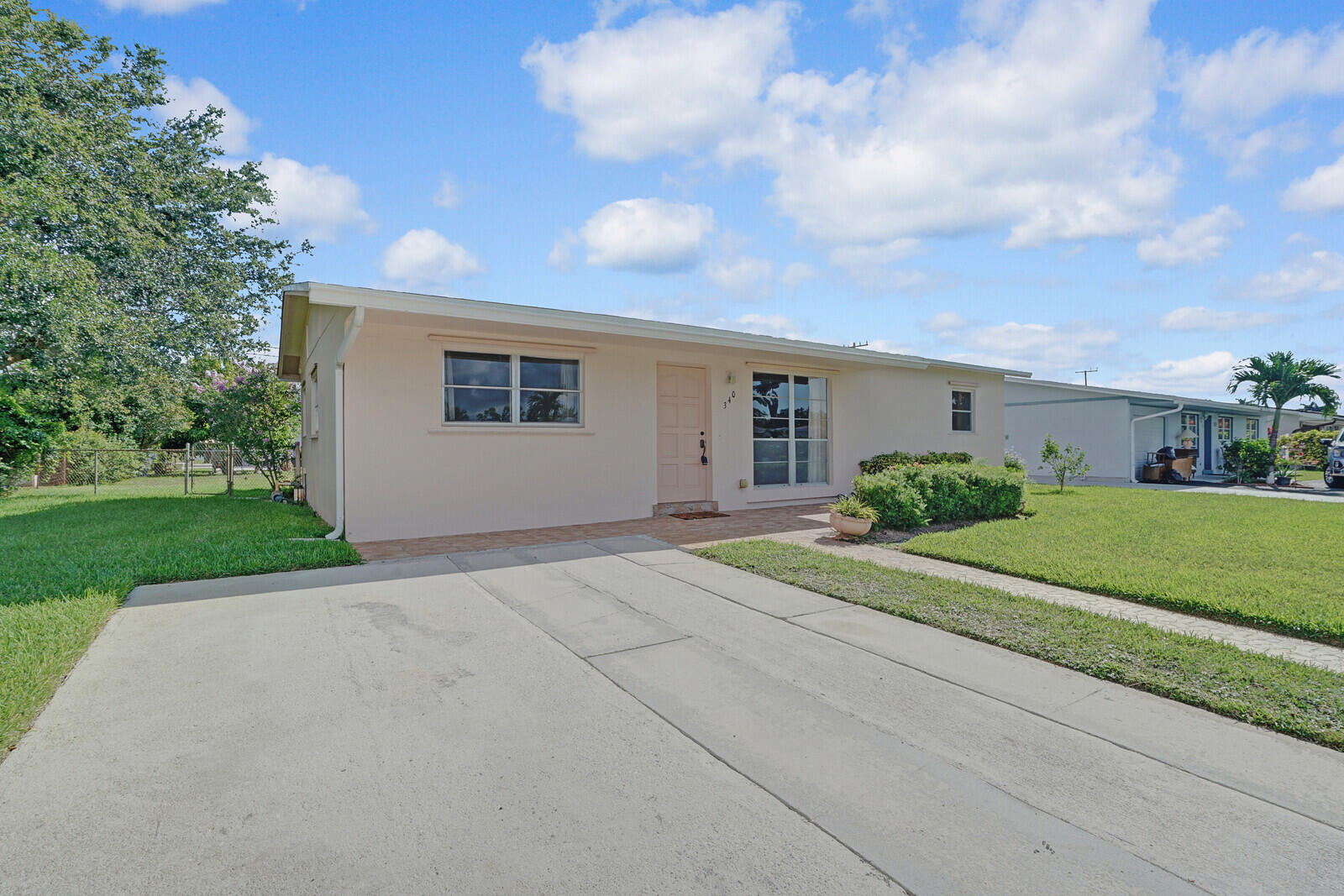 340 Cavalier Road Palm Springs, FL 33461 - Photo 2 of 26 02_Image_2_mls