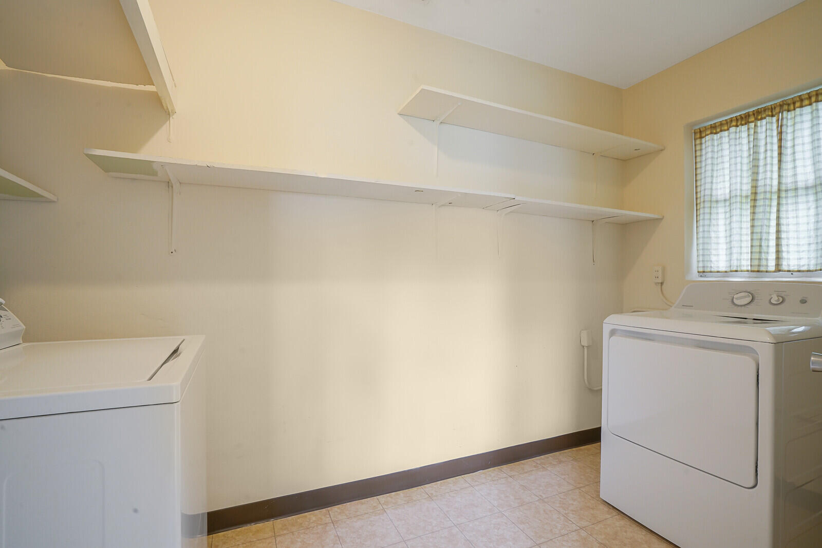 340 Cavalier Road Palm Springs, FL 33461 - Photo 21 of 26 19_Image_19_mls