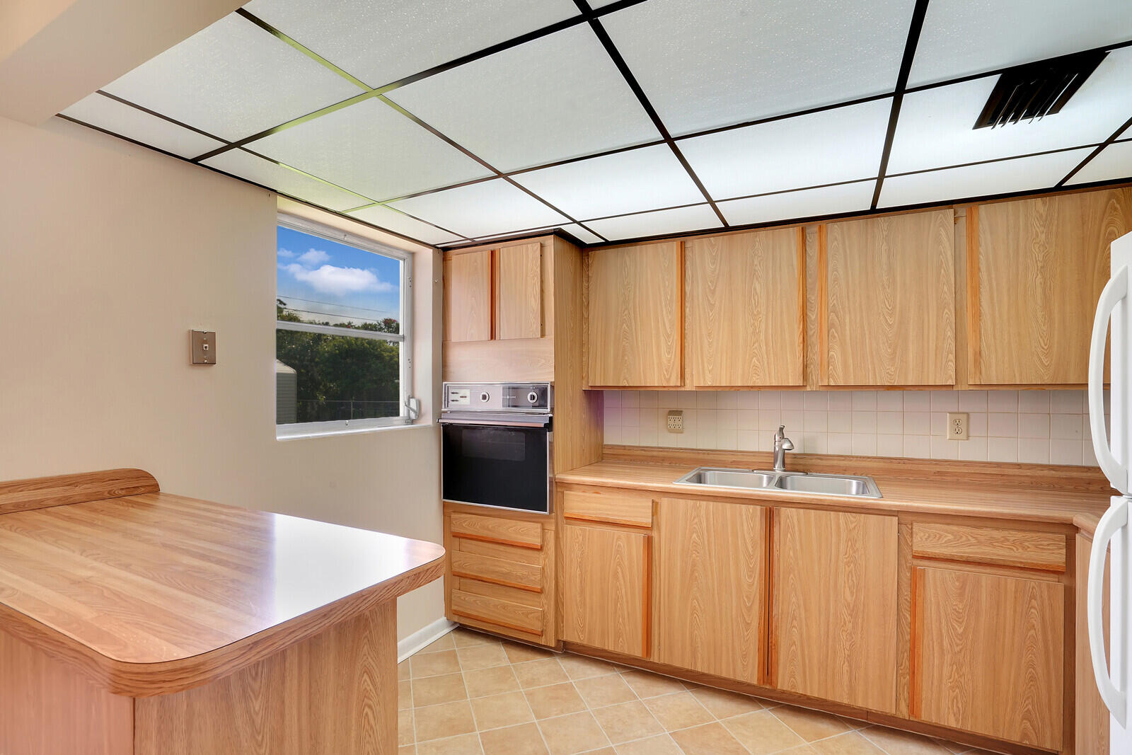 340 Cavalier Road Palm Springs, FL 33461 - Photo 10 of 26 12_Image_12_mls