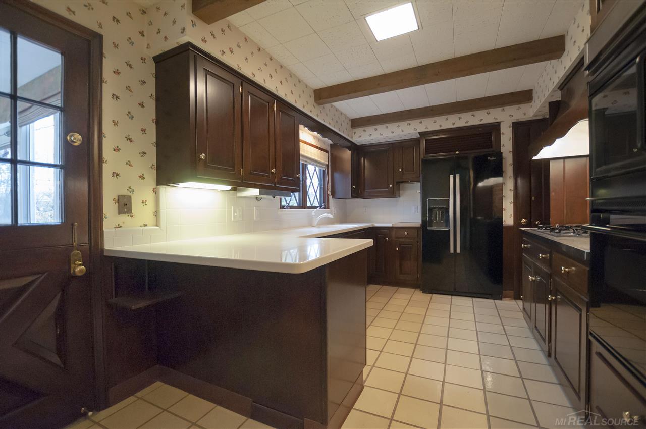 611 Shoreham Road Grosse Pointe, MI 48236 - Photo 16 of 43 31316286-15.JPG
