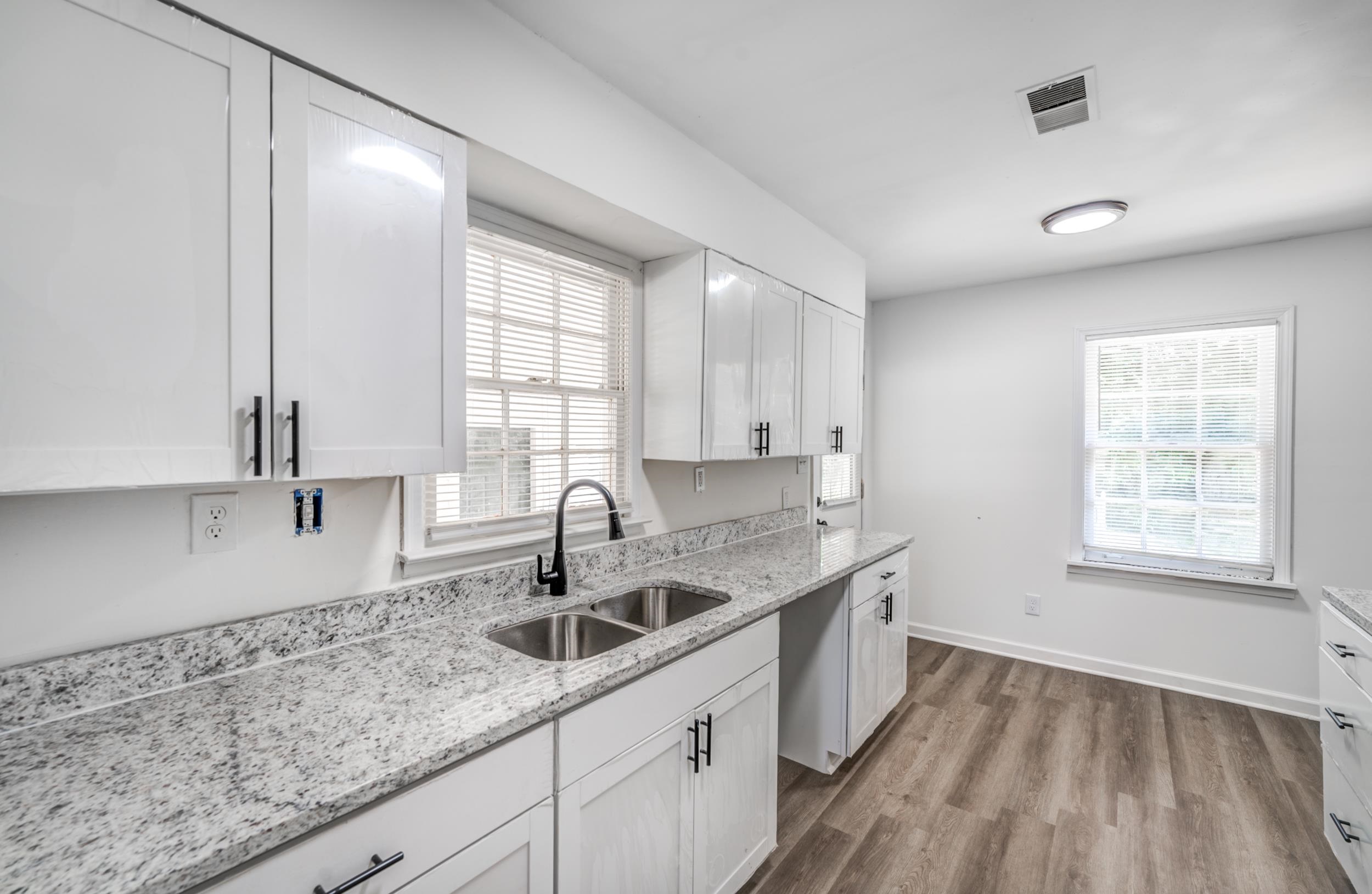 34 East Rollins Road Memphis, TN 38109 - Photo 12 of 25 Gallery Image 12