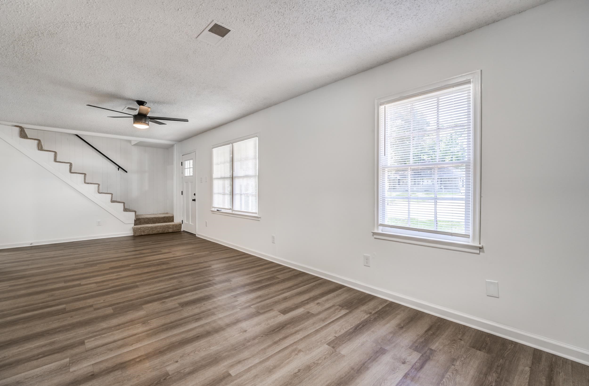 34 East Rollins Road Memphis, TN 38109 - Photo 4 of 25 Gallery Image 4