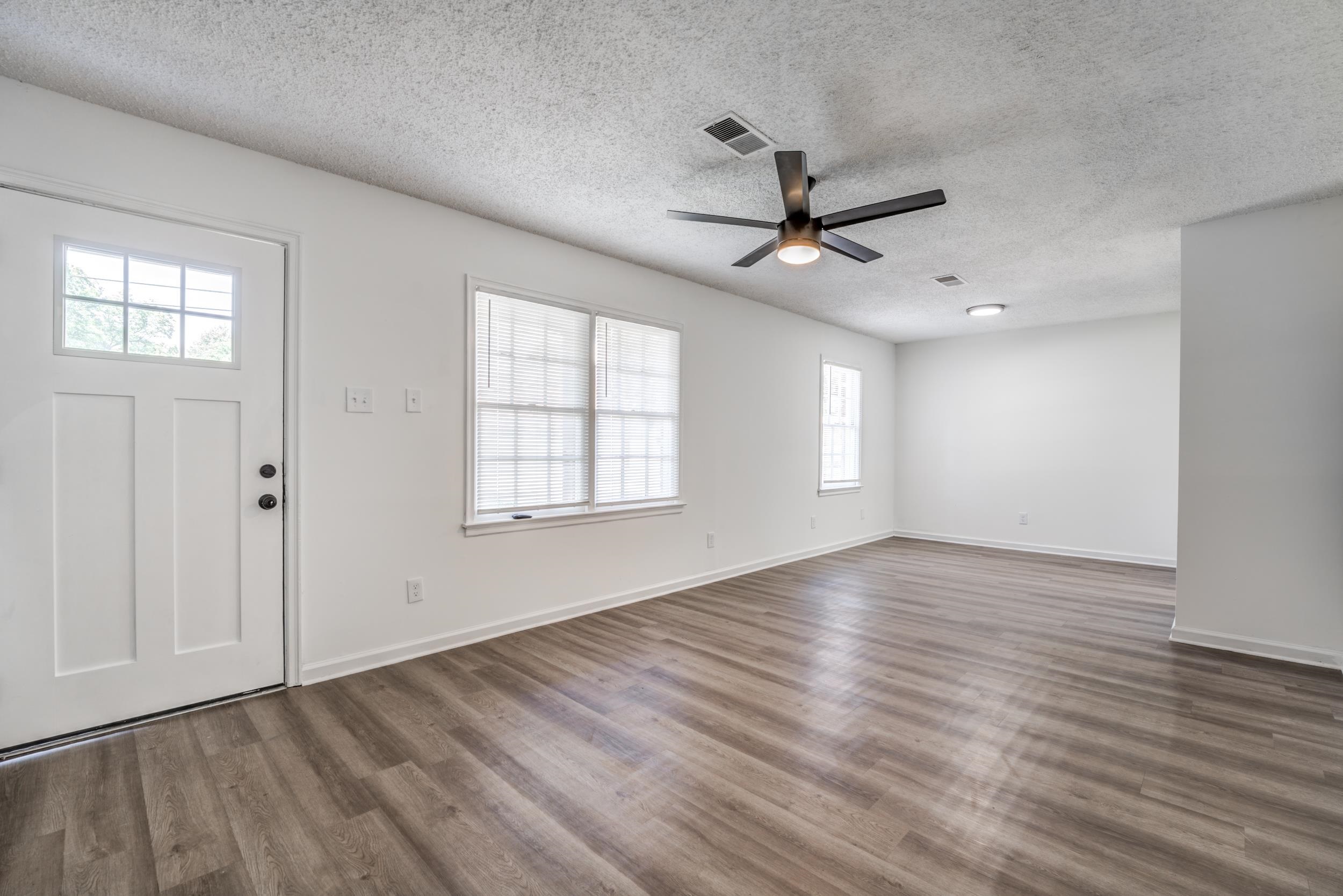 34 East Rollins Road Memphis, TN 38109 - Photo 8 of 25 Gallery Image 8