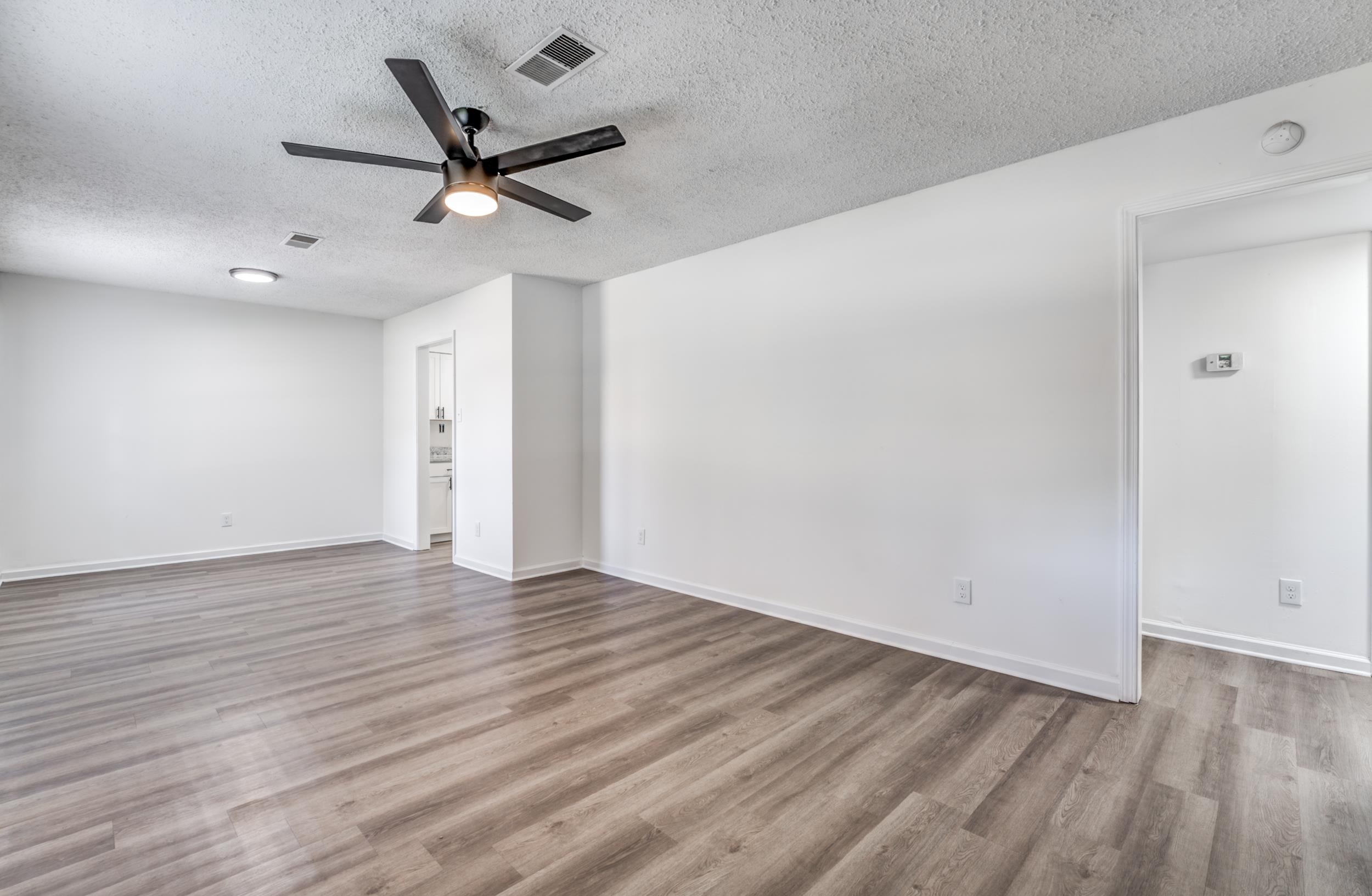 34 East Rollins Road Memphis, TN 38109 - Photo 9 of 25 Gallery Image 9
