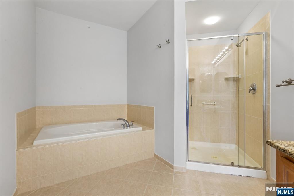 9104 Ravenscroft Road Clifton, NJ 07013 - Photo 24 of 50
