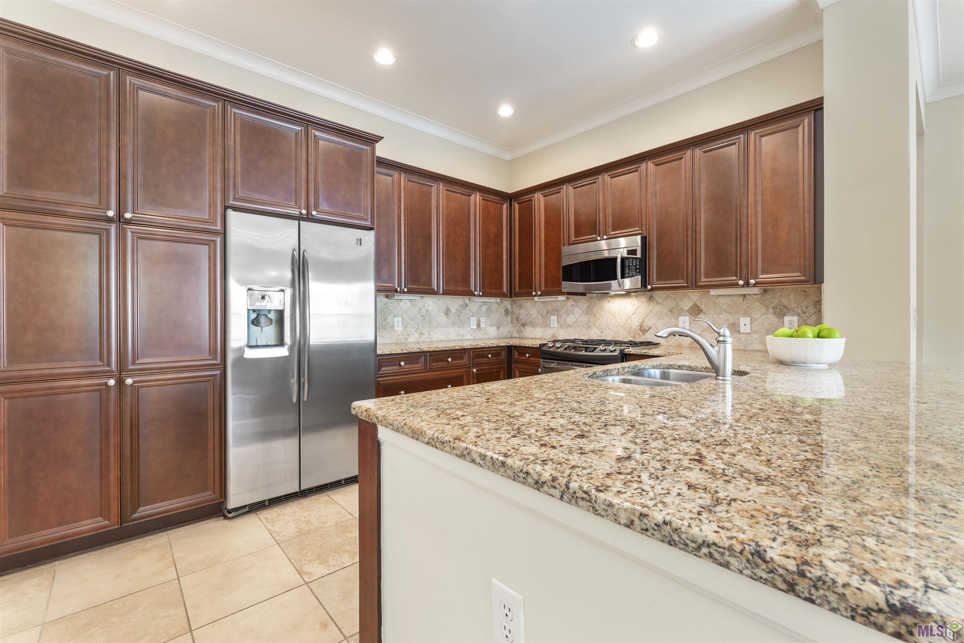 998 Stanford Avenue, Unit 202 Baton Rouge, LA 70808 - Photo 3 of 15