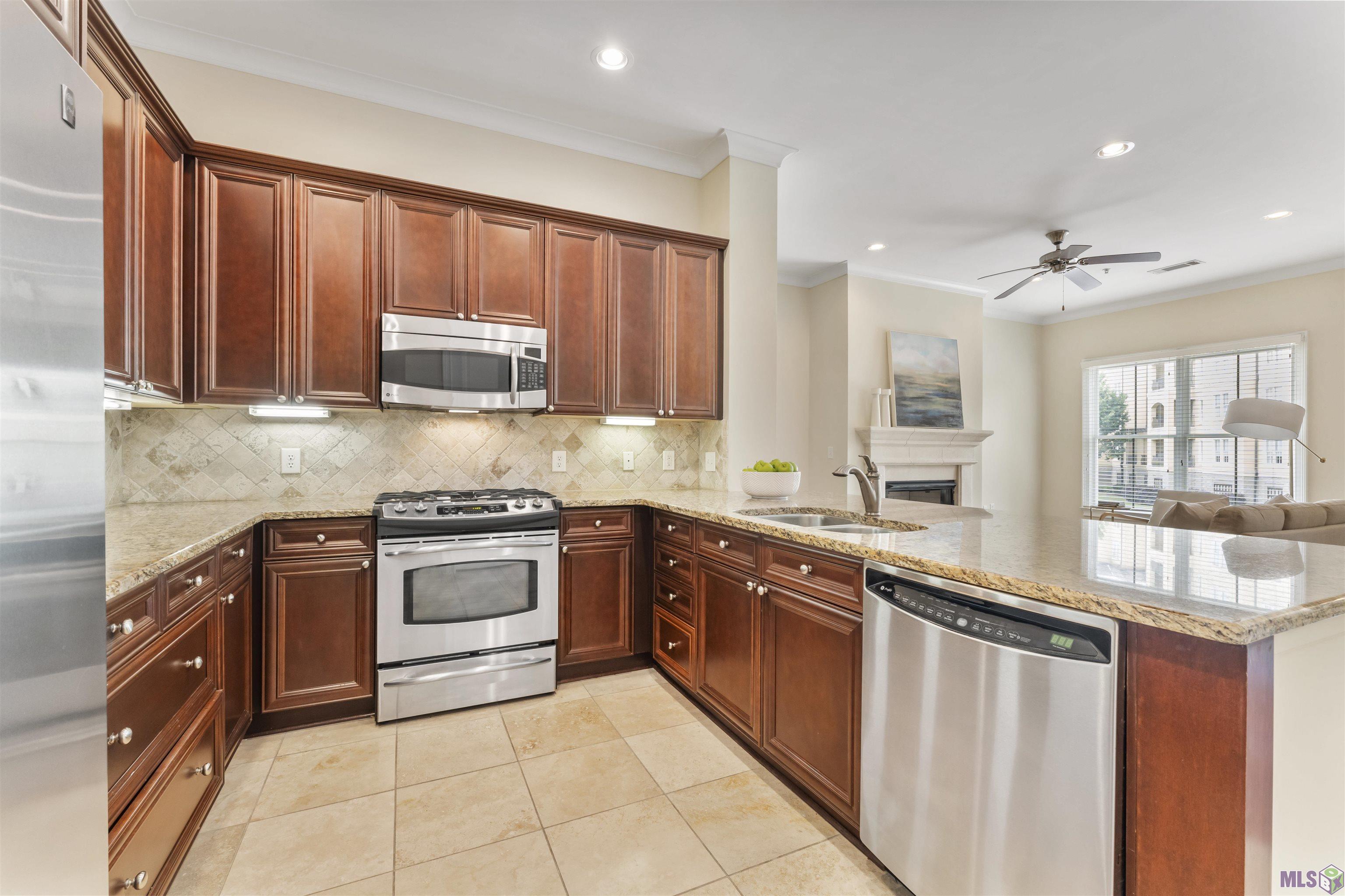 998 Stanford Avenue, Unit 202 Baton Rouge, LA 70808 - Photo 5 of 15