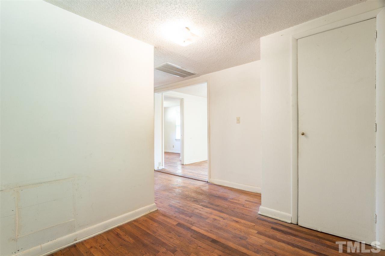612 Royal Street Raleigh, NC 27607 - Photo 13 of 23