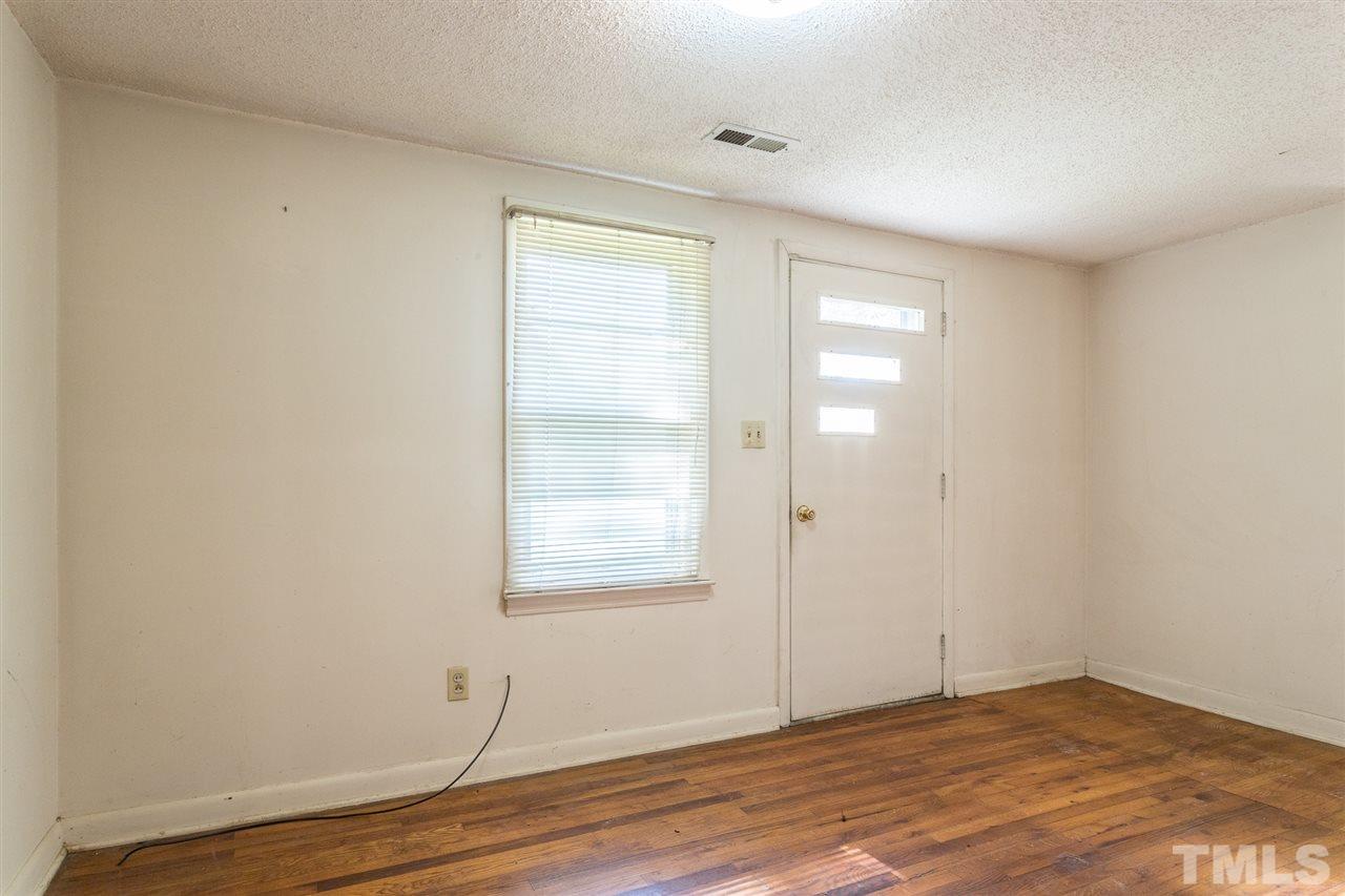 612 Royal Street Raleigh, NC 27607 - Photo 4 of 23