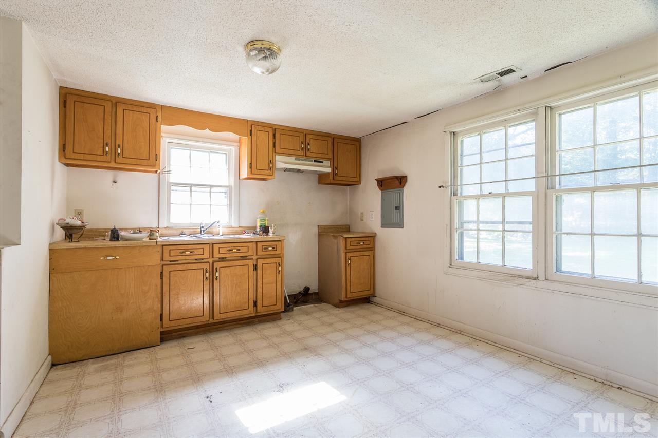 612 Royal Street Raleigh, NC 27607 - Photo 8 of 23