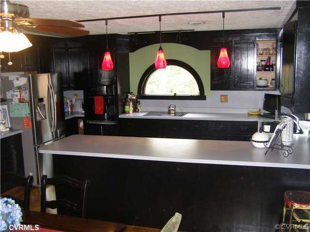 7297 Rural Point Road Mechanicsville, VA 23116 - Photo 2 of 11 Kitchen