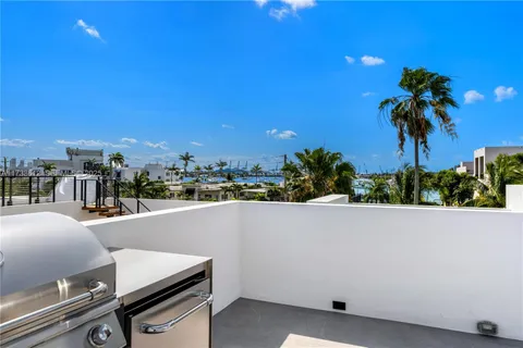 $5,995,000 | 1096 North Venetian Drive, Miami, FL 33139