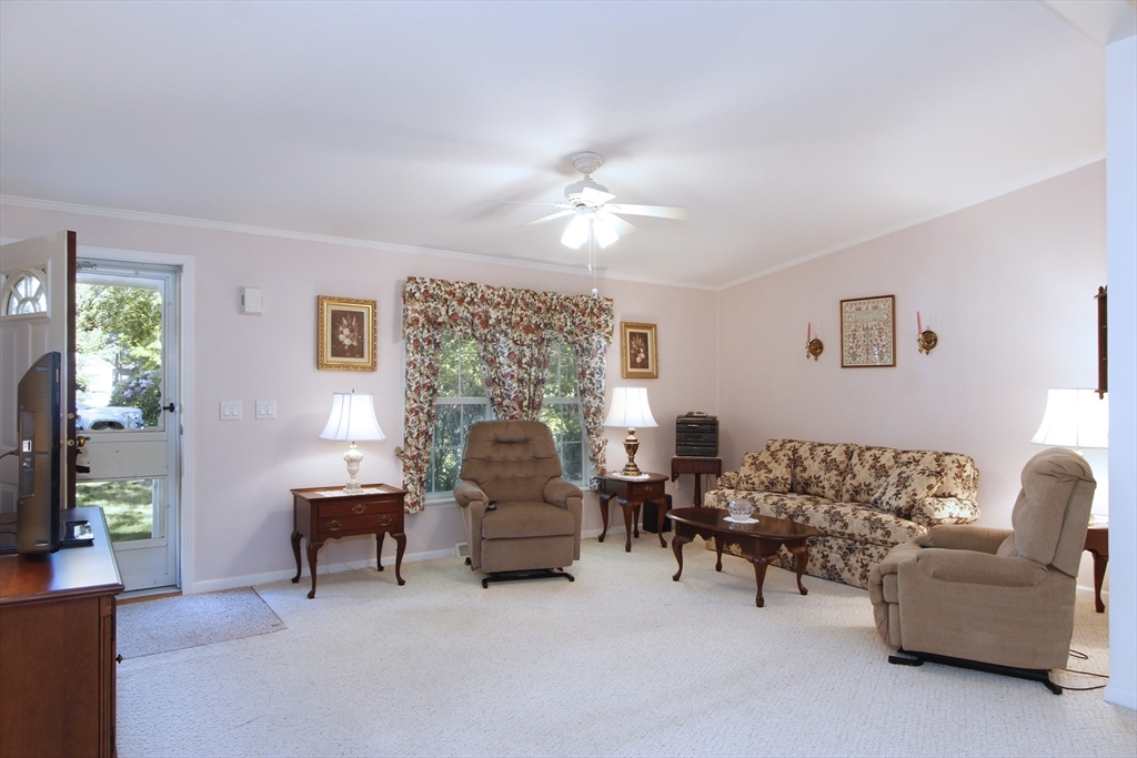 507 Crystal Way Middleboro, MA 02346 - Photo 17 of 36