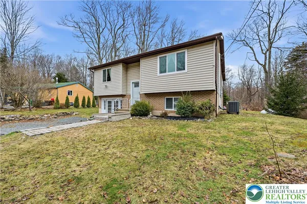 $2,000 | 603 Forest Drive, Tobyhanna, PA 18466