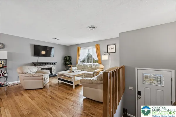 $2,000 | 603 Forest Drive, Tobyhanna, PA 18466