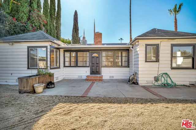 $4,895 | 15157 Valleyheart Drive, Sherman Oaks, CA 91403