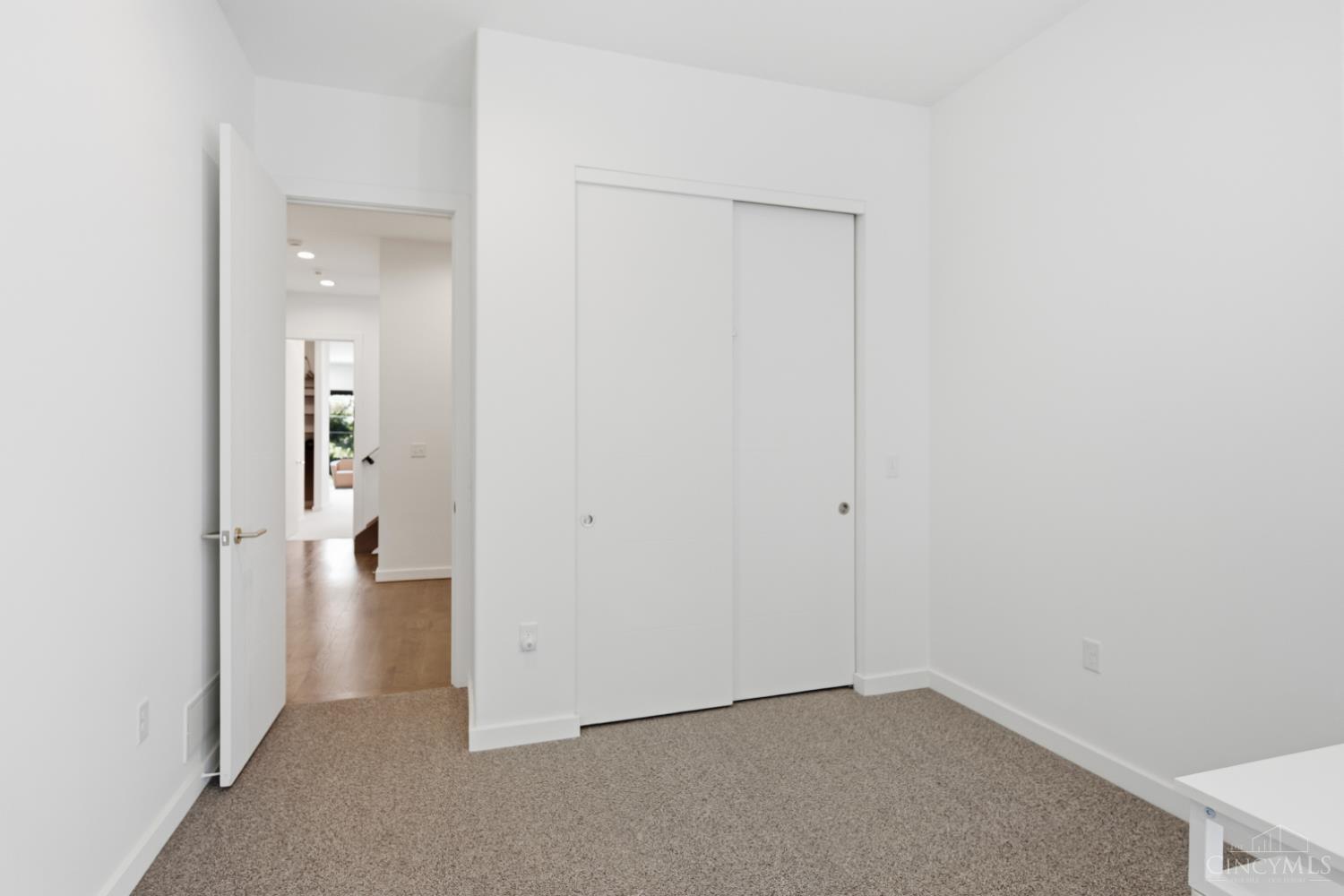 404 Baum Street Cincinnati, OH 45202 - Photo 25 of 37