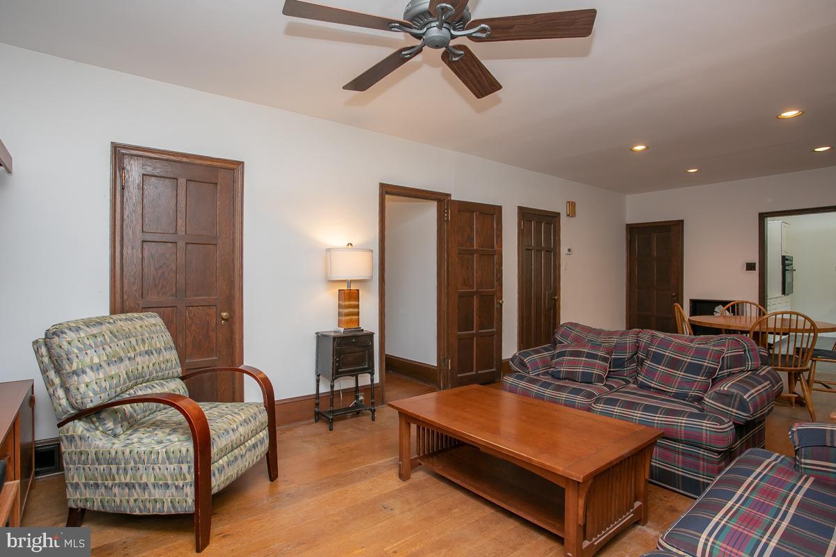 241 Waverly Road Wyncote, PA 19095 - Photo 23 of 61 FAMILY ROOM / DINING AREA