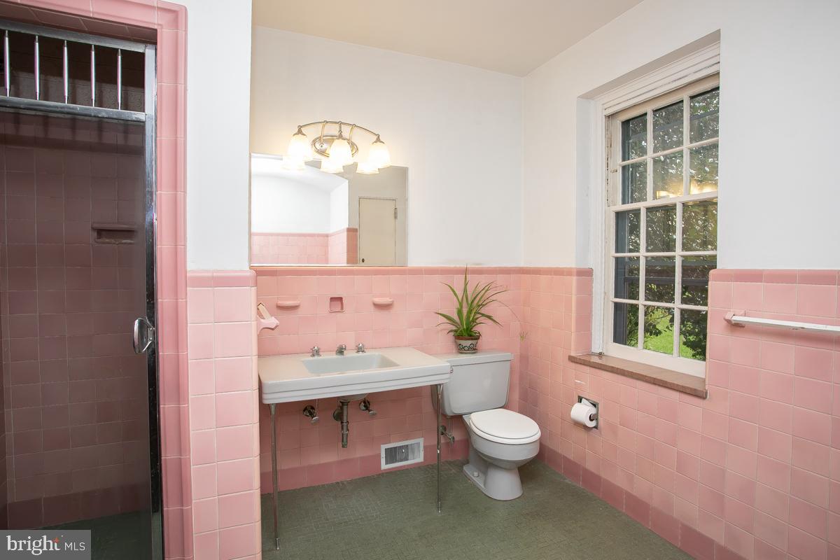 241 Waverly Road Wyncote, PA 19095 - Photo 37 of 61 PRIMARY BATHROOM