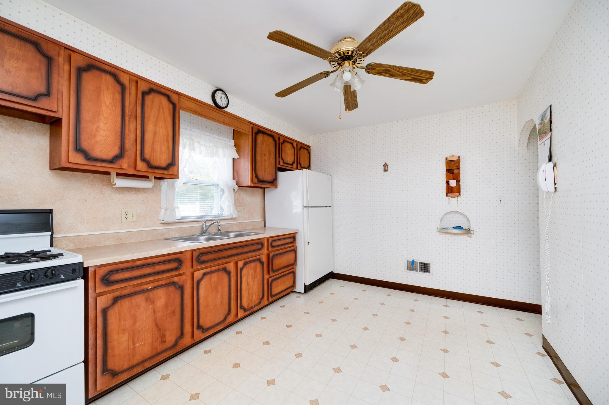 209 Carroll Street Reading, PA 19611 - Photo 19 of 34