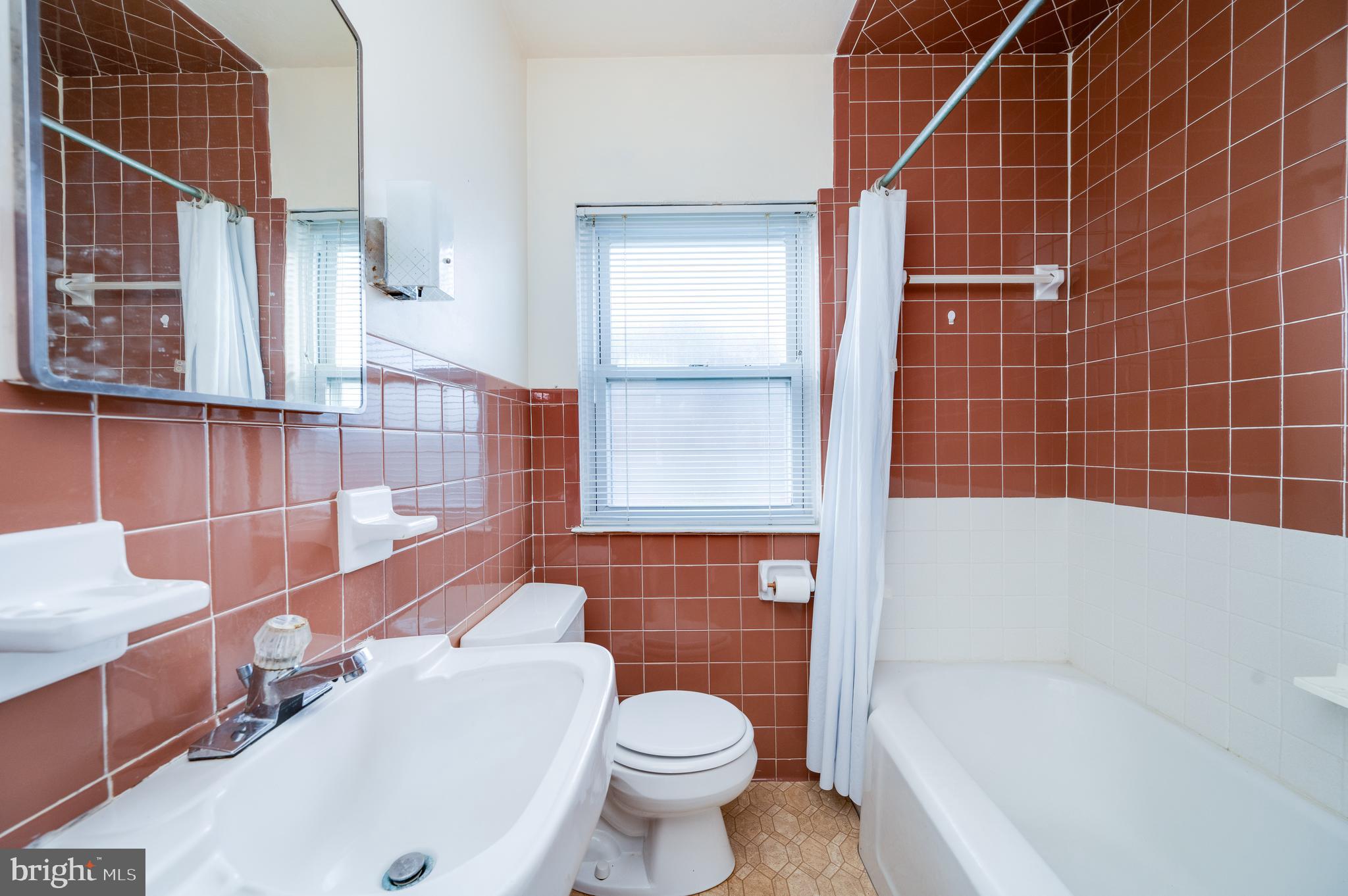 209 Carroll Street Reading, PA 19611 - Photo 25 of 34