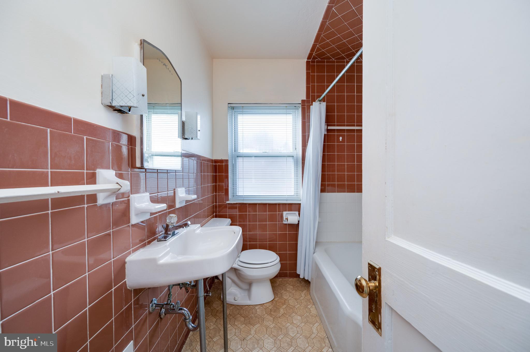 209 Carroll Street Reading, PA 19611 - Photo 26 of 34