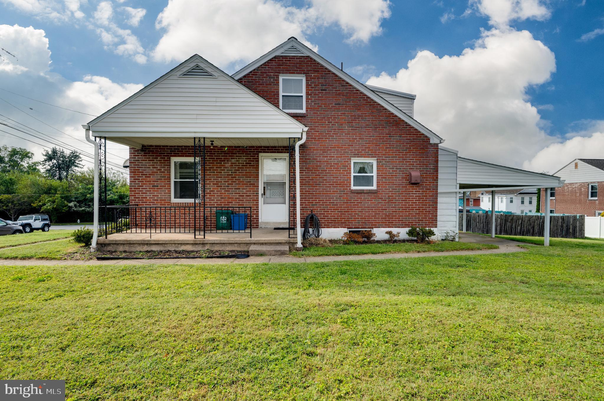 209 Carroll Street Reading, PA 19611 - Photo 4 of 34