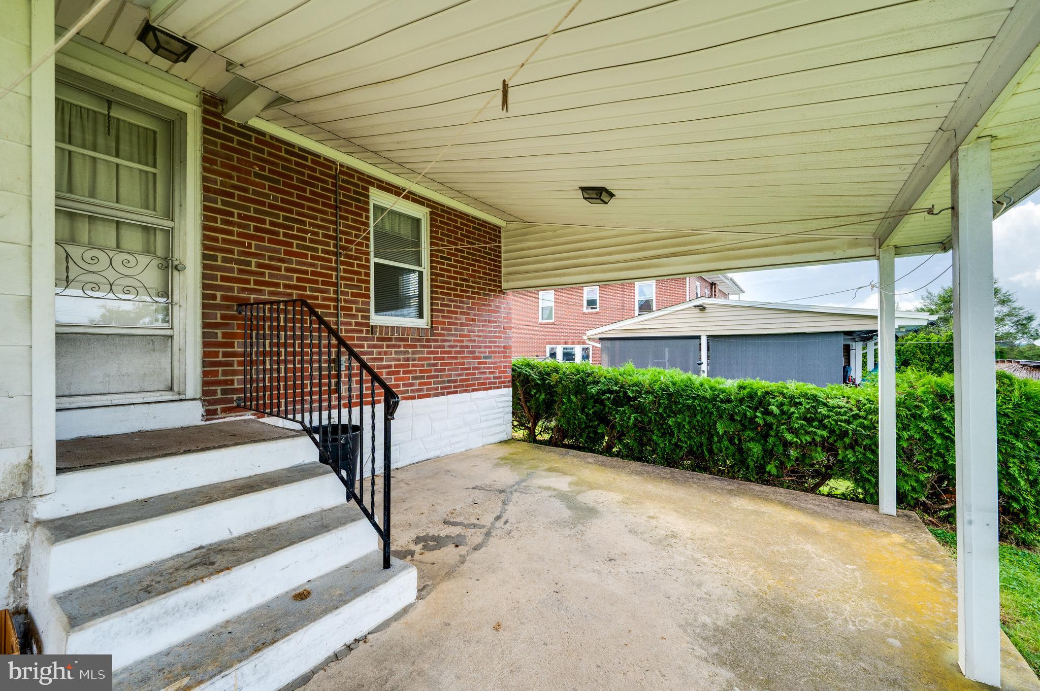 209 Carroll Street Reading, PA 19611 - Photo 8 of 34