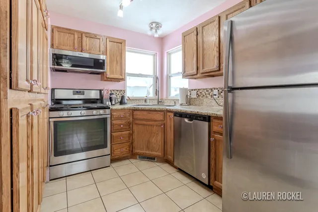 $269,900 | 581 Cass Avenue Southeast, Grand Rapids, MI 49503