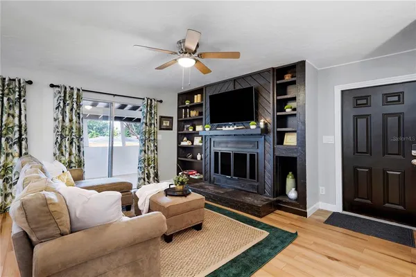 $5,000 | 4705 Hollingsworth Avenue, Sarasota, FL 34233