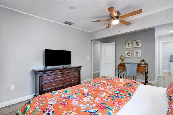 $5,000 | 4705 Hollingsworth Avenue, Sarasota, FL 34233