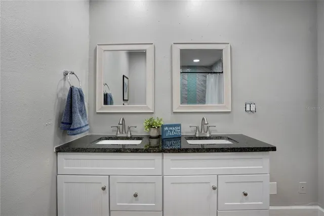 $5,000 | 4705 Hollingsworth Avenue, Sarasota, FL 34233