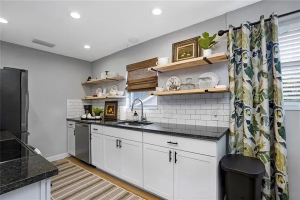 $5,000 | 4705 Hollingsworth Avenue, Sarasota, FL 34233