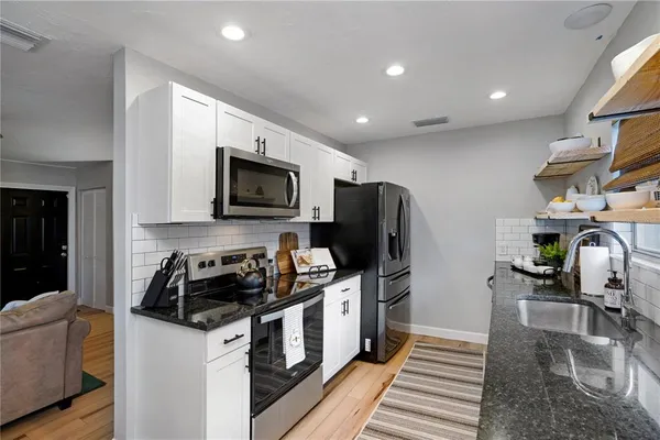 $5,000 | 4705 Hollingsworth Avenue, Sarasota, FL 34233